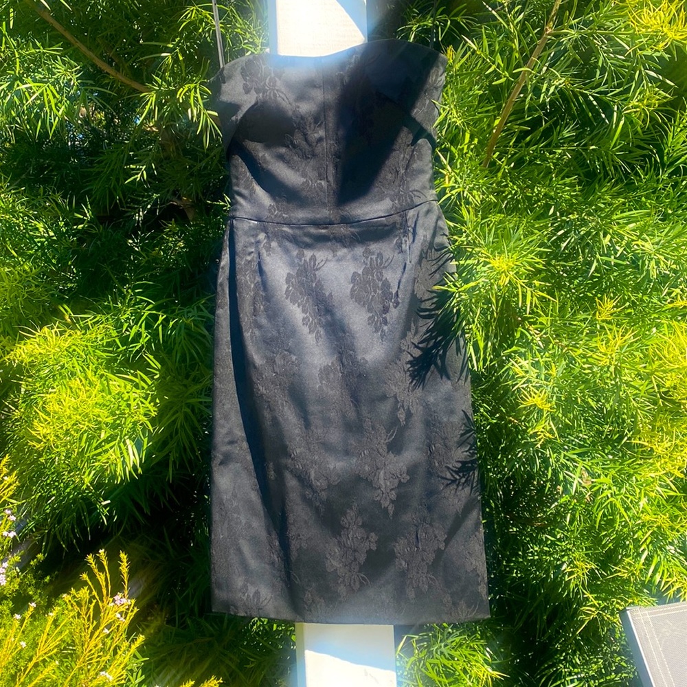 Stunning Dolce and Gabbana Satin dress with floral embroidery, Italian size 42